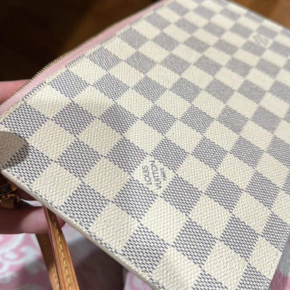 Authentic Neverfull large pouch! Damier Azur with strap! - Picture 10 of 17